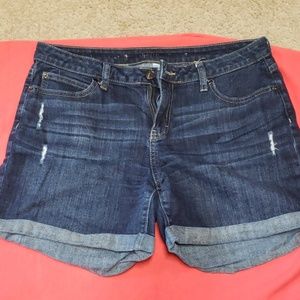 Jennifer Lopez boyfriend shorts